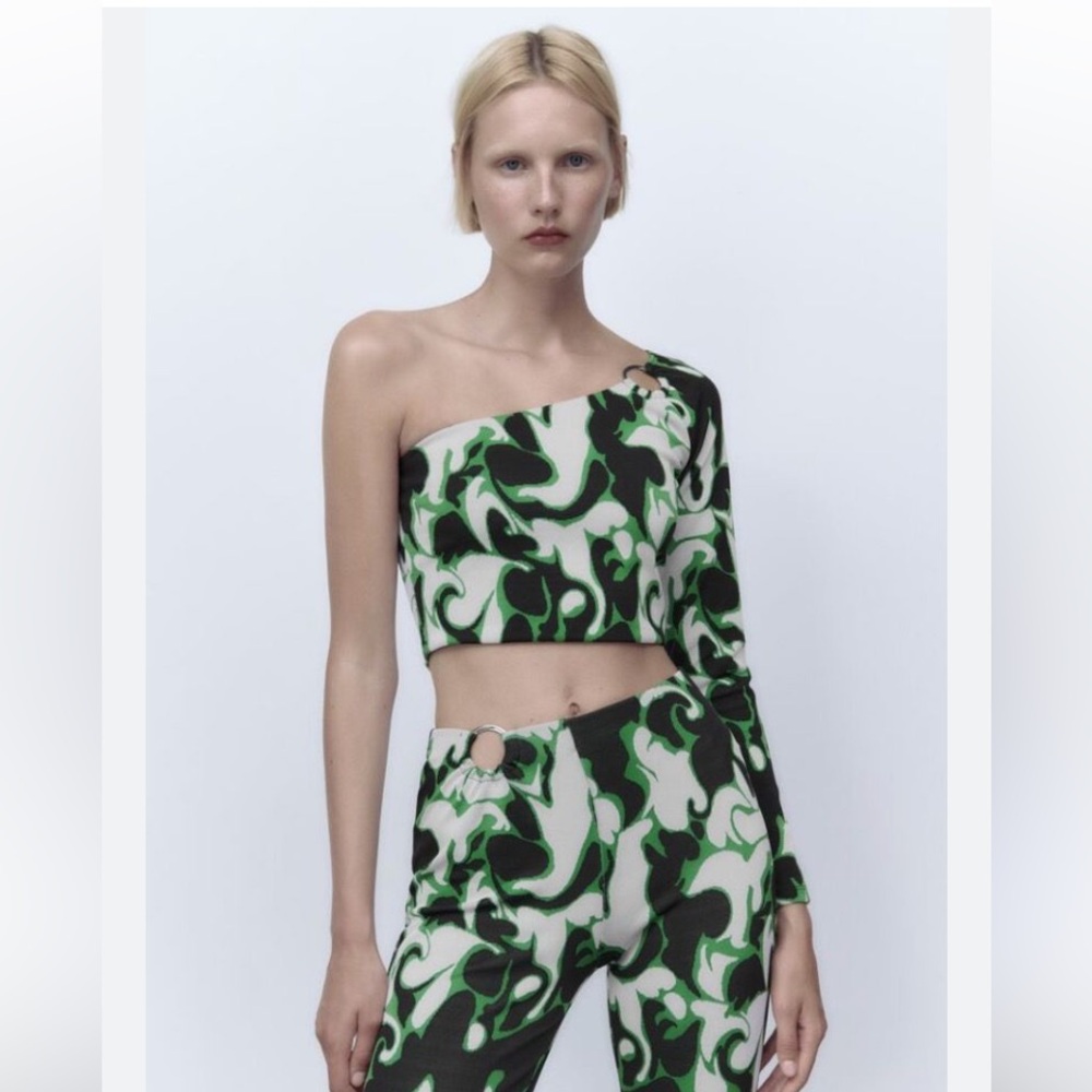 ZARA Women’s Asymmetrical One Shoulder Sleeve Retro Crop Top Size MEDIUM
